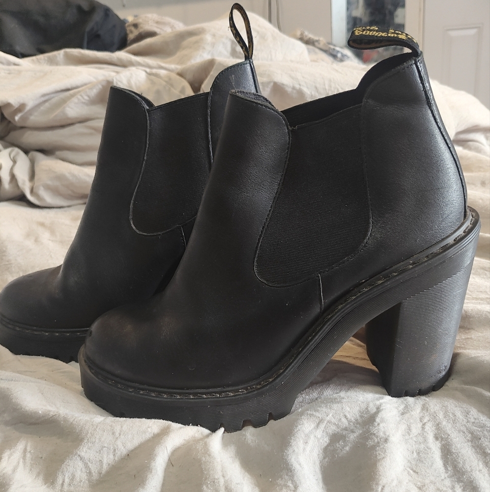Dr. Martens black heeled boot (Hurston)